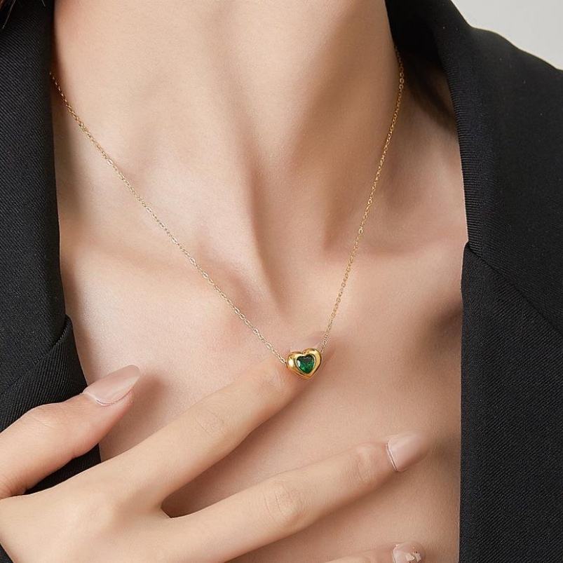 Stainless Steel Heart Shape Zircon Pendant Necklace